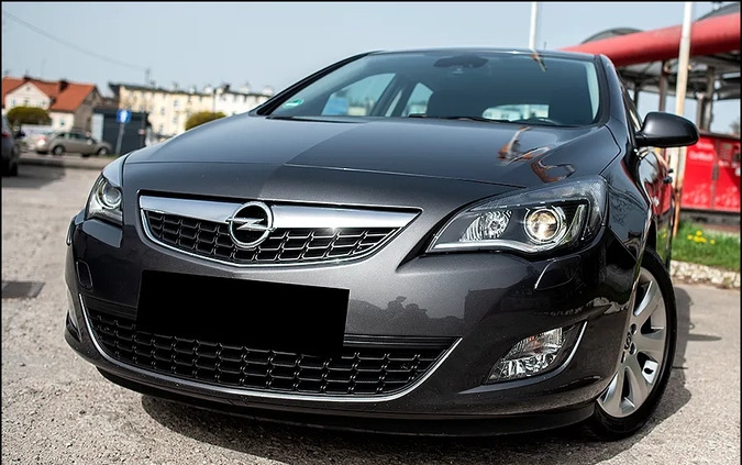 Opel Astra cena 27999 przebieg: 207000, rok produkcji 2012 z Elbląg małe 631